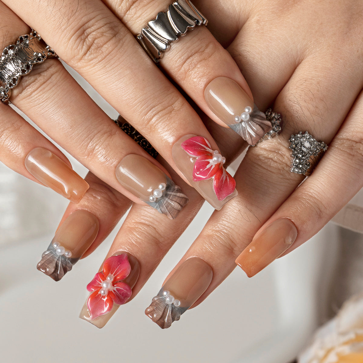 Crimson Crystal Bloom SQME0036 press-on nails hand model scene view 3