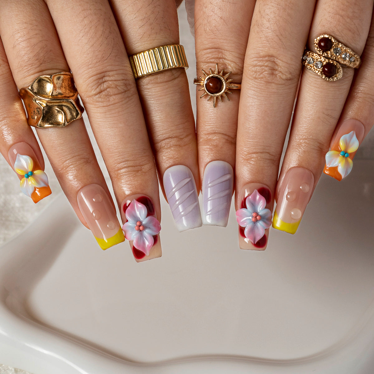 Lemon Lilac Bloom SQME0045 press-on nails hand model scene view 2