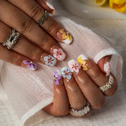 Pastel Garden Petal SQSH0008 press-on nails hand model scene view 3
