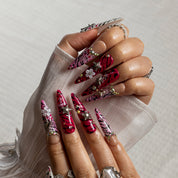 Wild Starlet STLO0005 press-on nails hand model scene view 1