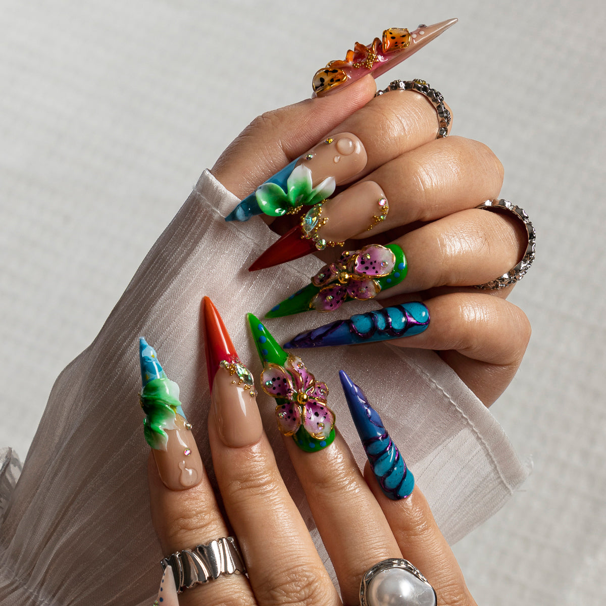 Citrus Orchid STLO0009 press-on nails hand model scene view 1