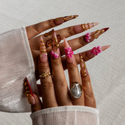 Ruby Gild STLO0013 press-on nails hand model scene view 2