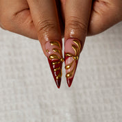 Ruby Gild STLO0013 press-on nails hand model scene view 3