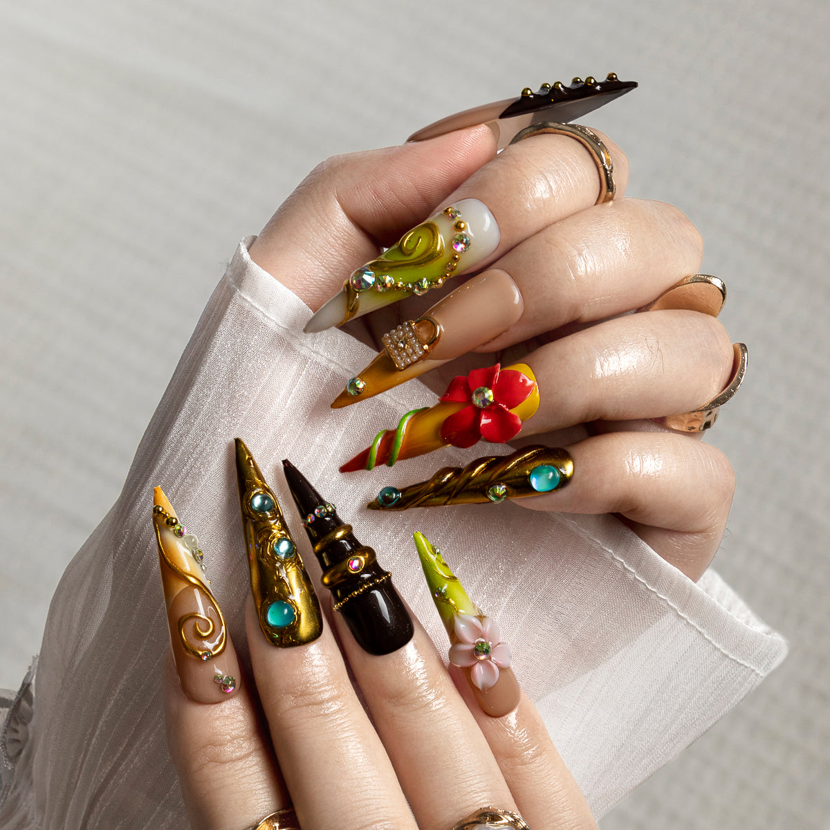 Golden Bazaar STLO0021 press-on nails hand model scene view 1