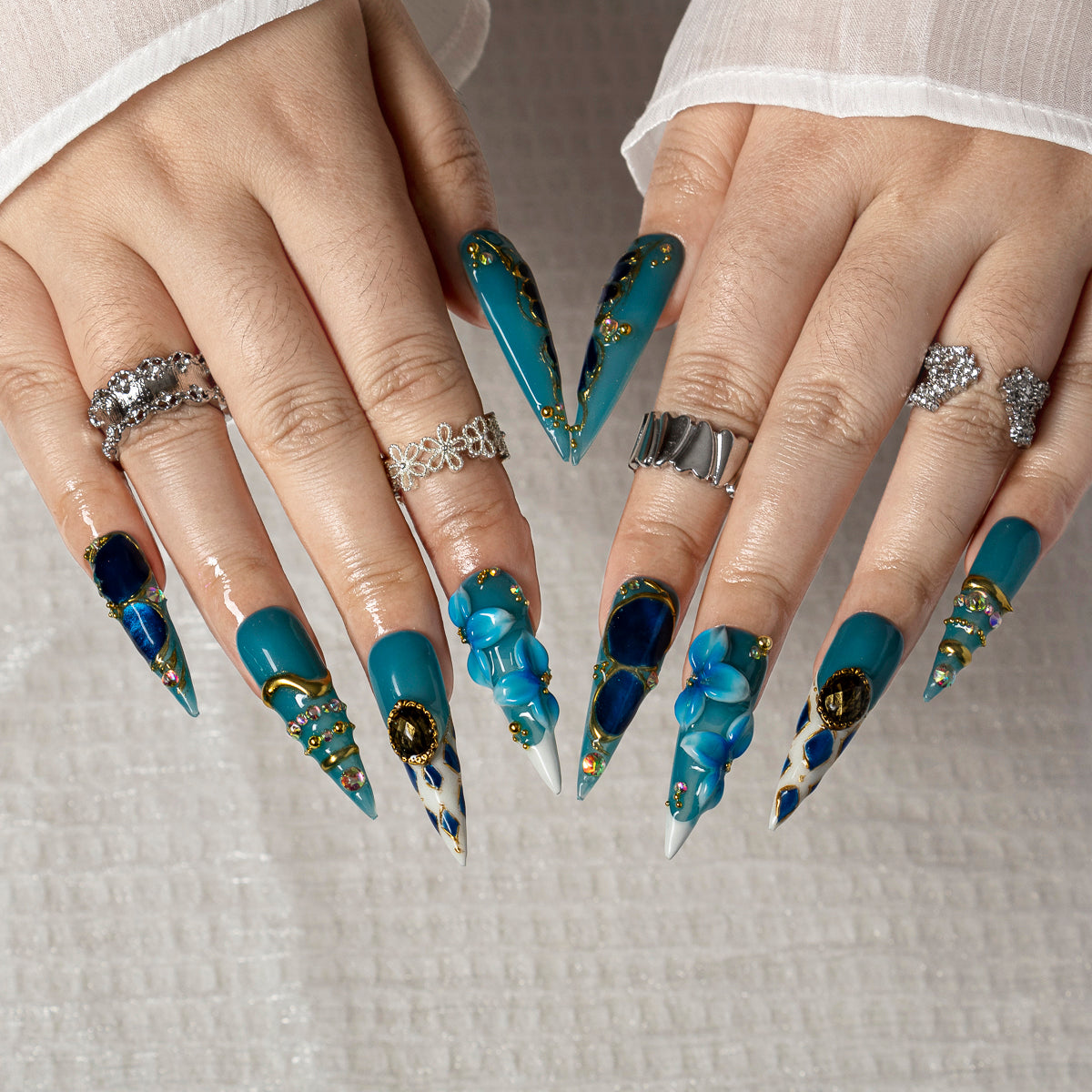 Sapphire Regalia STLO0023 press-on nails hand model scene view 2
