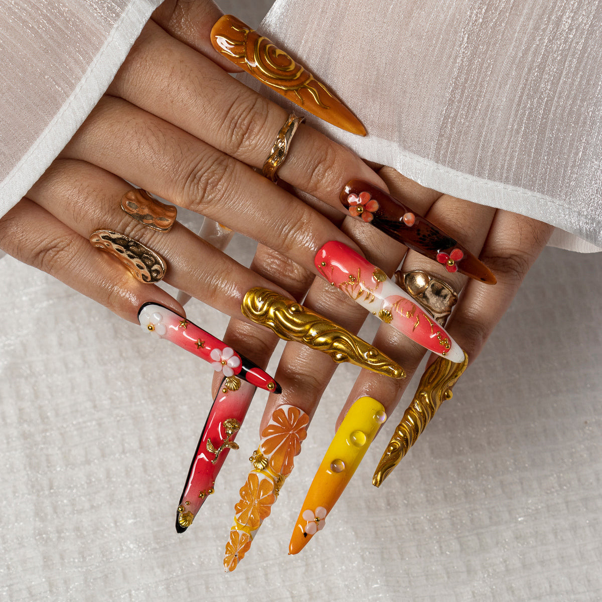 Solar Shell Bloom STLO0031 press-on nails hand model scene view 2