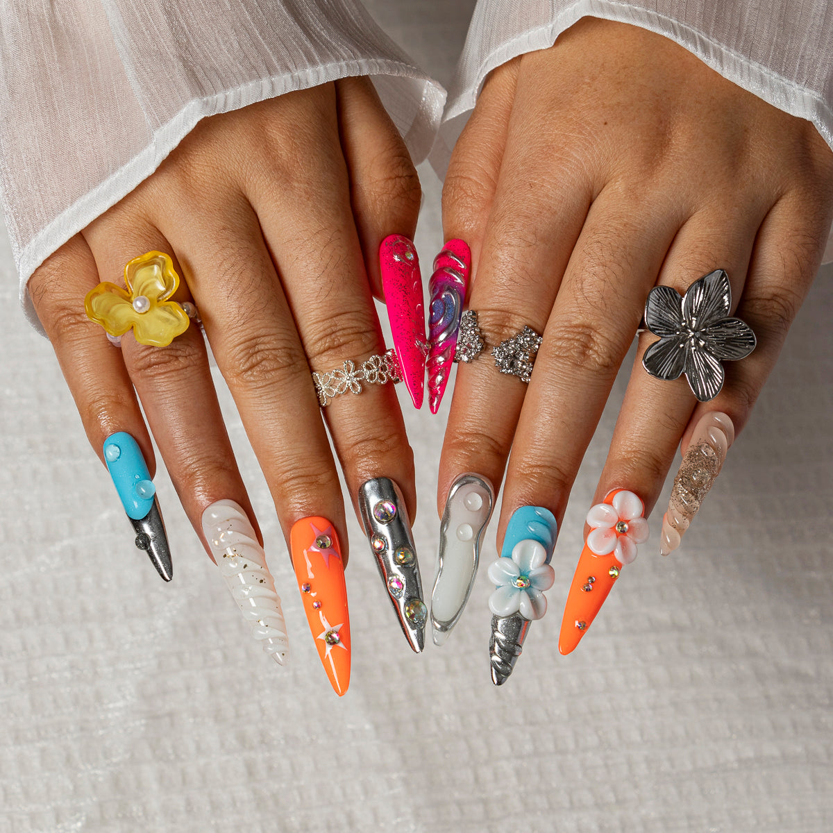 Neon Shell Pop STLO0036 press-on nails hand model scene view 1