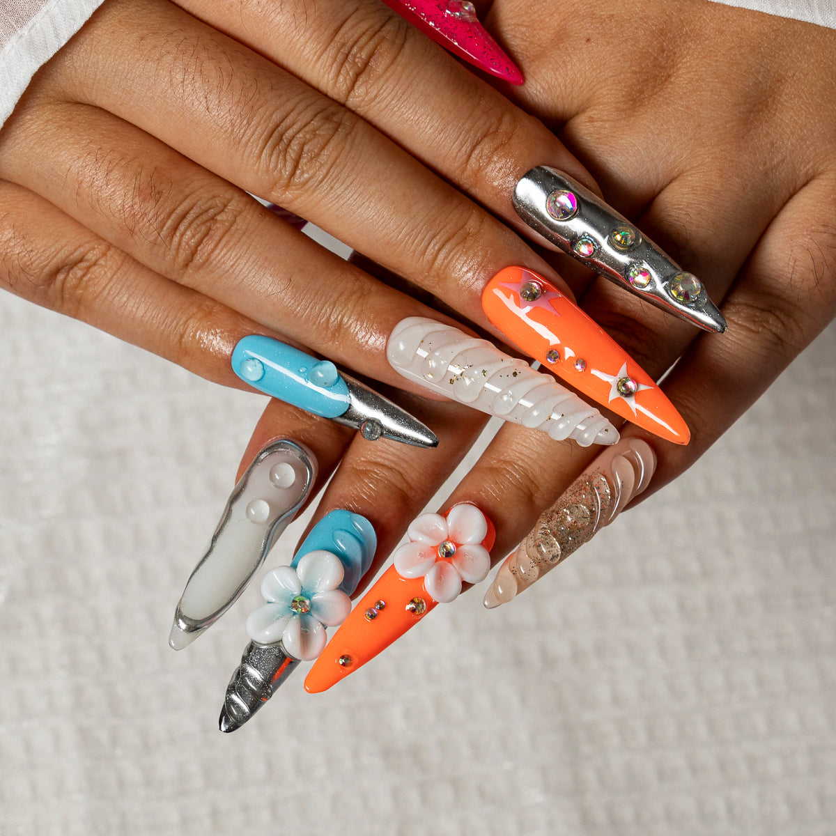 Neon Shell Pop STLO0036 press-on nails hand model scene view 2