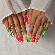Scarlet Ivy STLO0040 press-on nails hand model scene view 2