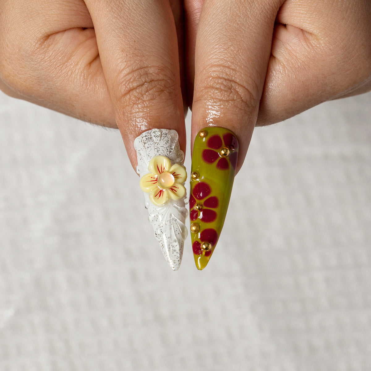 Meadow Relic STLO0042 press-on nails hand model scene view 3