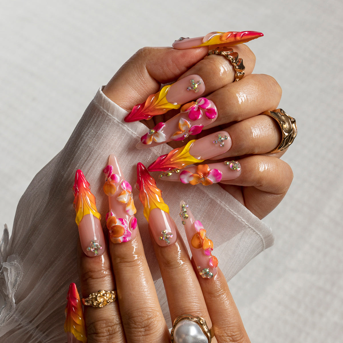 Ember Bloom STLO0043 press-on nails hand model view 1