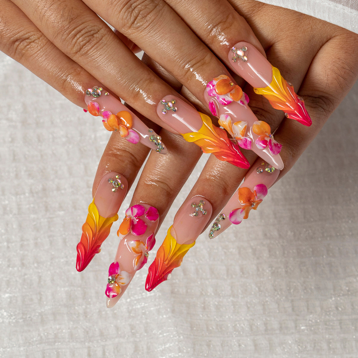 Ember Bloom STLO0043 press-on nails hand model view 3