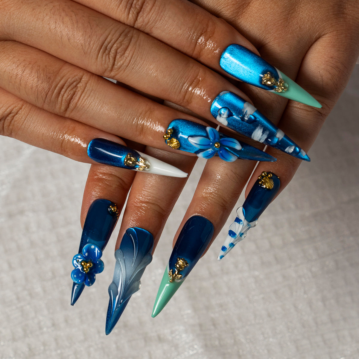 Azure Shell Bloom STLO0045 press-on nails hand model scene view 2