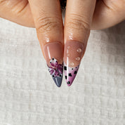 Leopard Orchid Fade STME0018 press-on nails hand model scene view 3