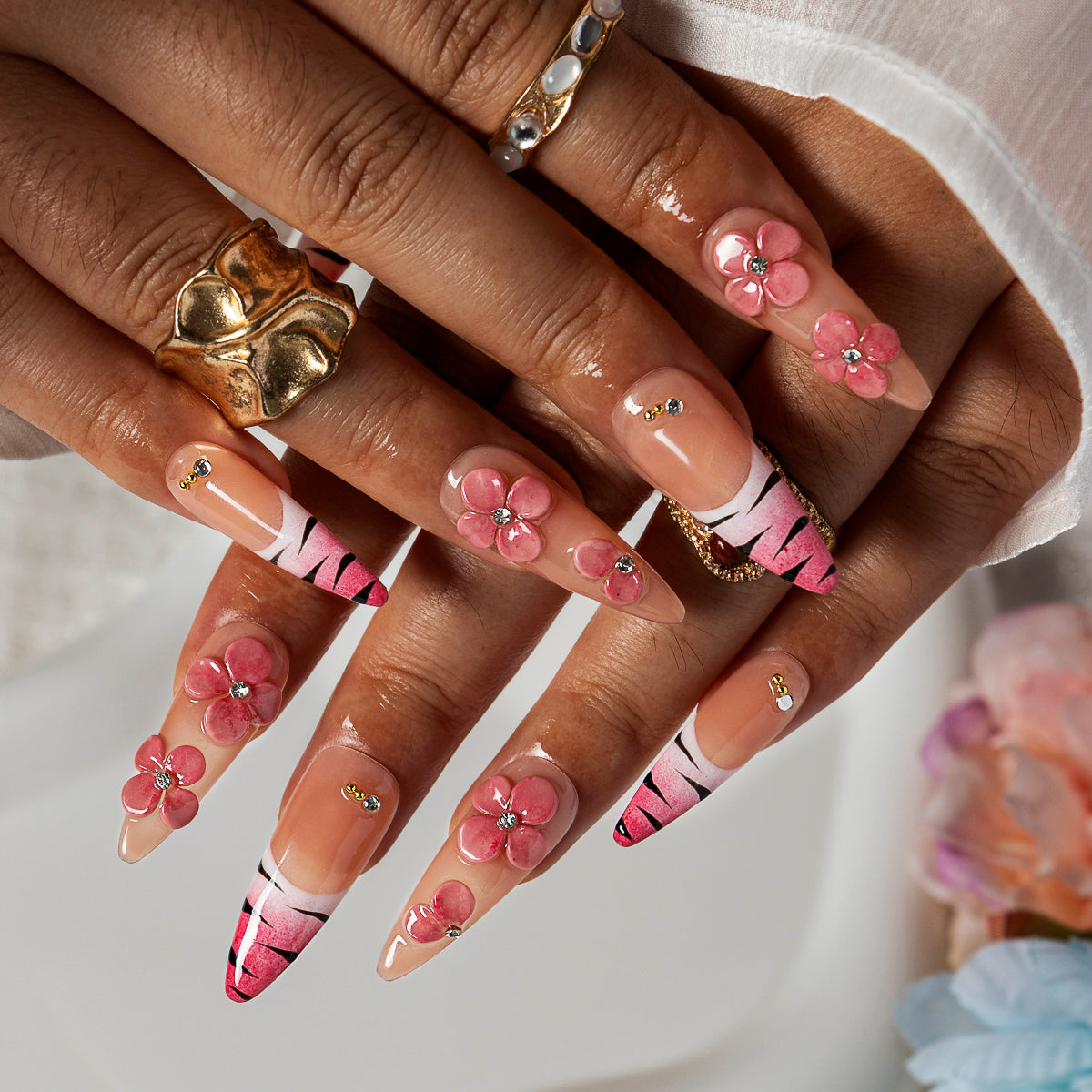 Rosy Zebra Bloom STME0021 press-on nails hand model scene view 3