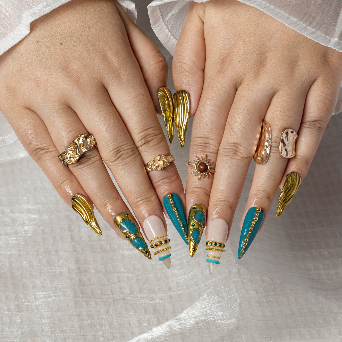 Teal Gilded Tide STME0039 press-on nails hand model scene view 2
