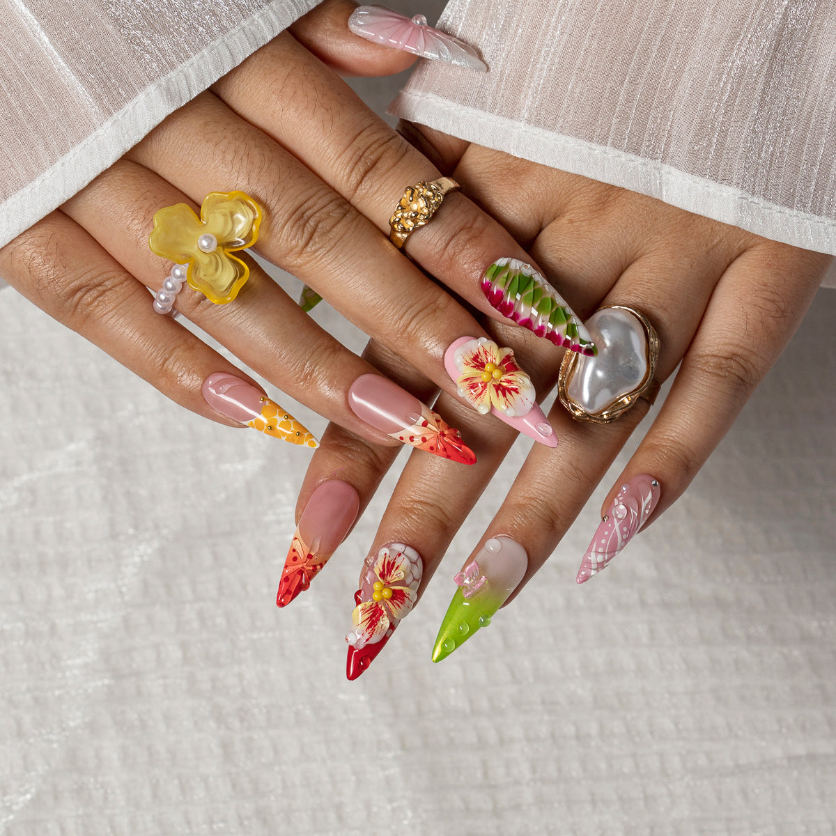 Sunset Hibiscus Veil STME0054 press-on nails hand model scene view 2